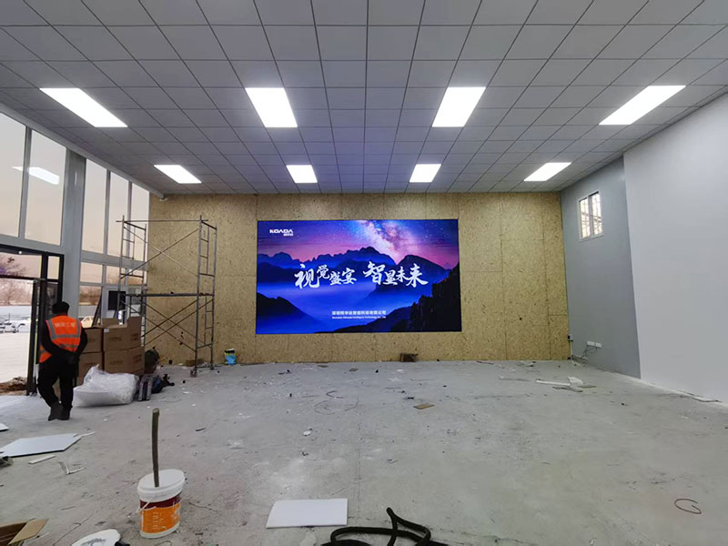 稼轩路临建项目部应用柯华达P1.86室内全彩LED显示屏