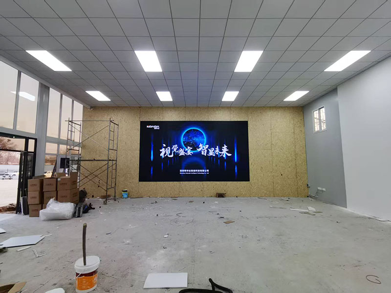 稼轩路临建项目部应用柯华达P1.86室内全彩LED显示屏